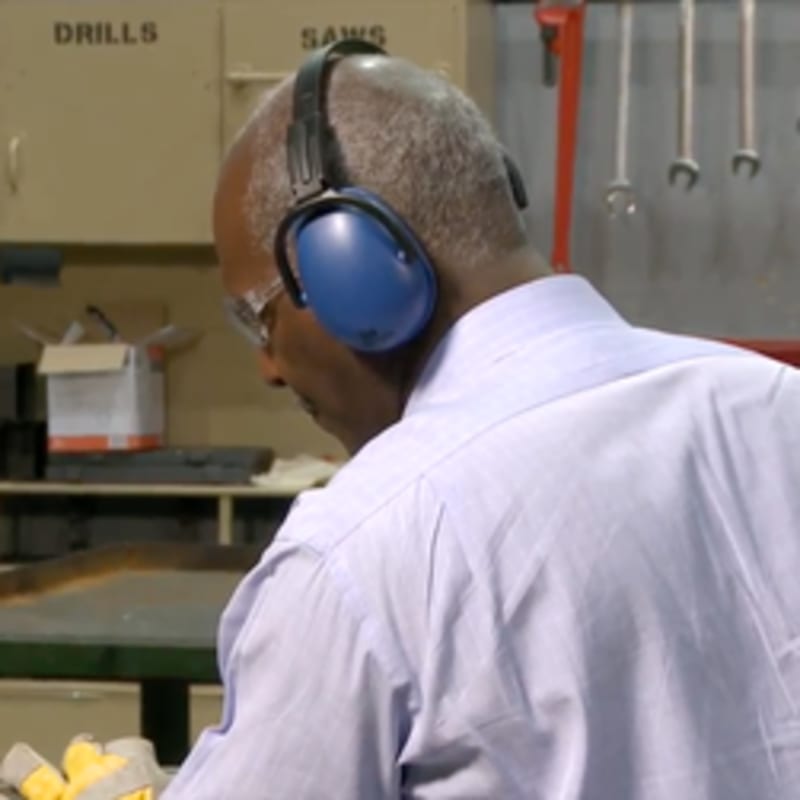 To The Point About: Preventing Hearing Loss, Spanish