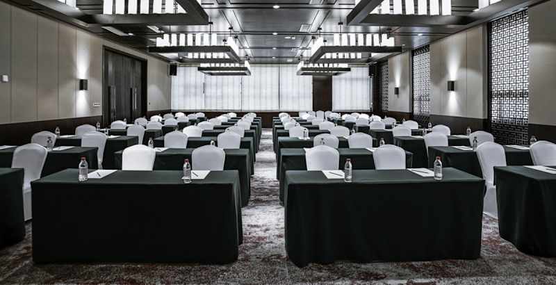 Hospitality skills - Boxing a table - Mastering the Art