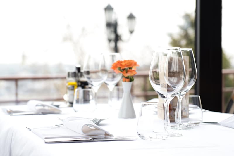 Laying Restaurant Tables